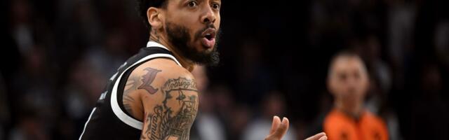 "Bio sam nervozan, ne znam namerno da promašim!" Karlik Džons posle Asvela: On je lud!