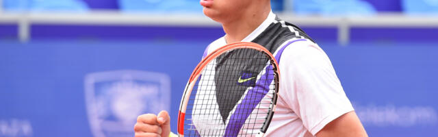 Međedović u polufinalu Napulja: Kišni Hamad rasturio Francuza i ponovo priredio spektakl za publiku!