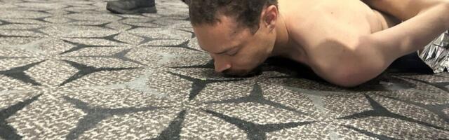 Ovo je napadač! Sastavio pušku, pa upao na svečanu večeru i pucao, Tramp objavio fotografije