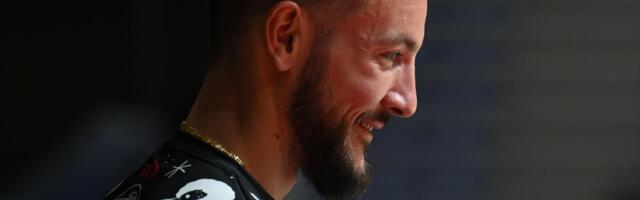 "Ne znam da li mogu ovo da nosim..." Detalj koji će oduševiti navijače Partizana: Lovernj u posebno dizajniranim patikama, u čast Duleta Vujoševića /FOTO/