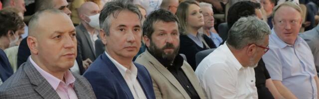 Raspuštanje gradskih odbora: Koliko je stabilan SNS i da li popušta disciplina naprednjaka