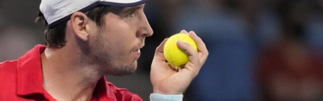 SRBI POLOVIČNI NA STARTU AO! Lajović slavio posle drame od 5 setova, Đere završio takmičenje!