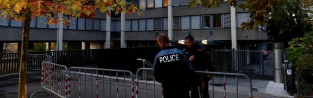 LUKA IZ SRBIJE PAO SA PROZORA JAVNE KUĆE U CIRIHU I POGINUO Prolaznici u njegovim rukama primetili NEOBIČAN PREDMET, a onda je otkrivena i još jedan BIZARAN DETALJ