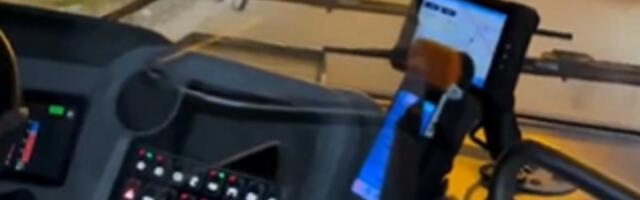 Vozač GSP Beograd užasnuo putnike: "Da li to on hoće sve da nas pobije" (VIDEO)
