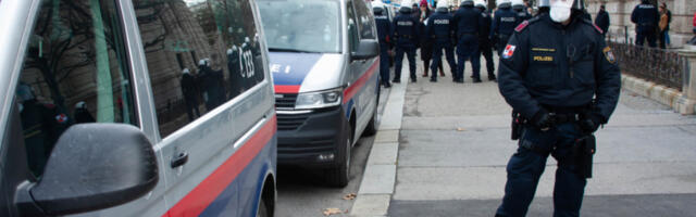 U BEČU ZAPLENJENO 300 KILA KANABISA, UHAPŠEN I SRBIN SA DROGOM VREDNOM MILION I PO EVRA! Narkotike tovarili na pijaci!