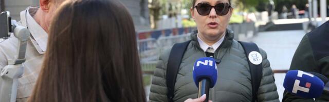 Predstavnici neformalnih akademskih udruženja predali na Andrićev venac 22.000 potpisa za izbore