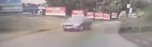 Evo još jednog! Snimljena škoda kako se uključuje u KONTRASMER kod "Zmaja", dok vozila tutnje na auto -putu