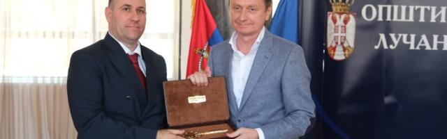 Glišić proglašen za počasnog građanina Lučana: "Prihvatili ste me kao jednog od vas" (FOTO)