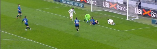 Puče bruka u Torinu: Šta to uradi, Alvaro? (VIDEO)