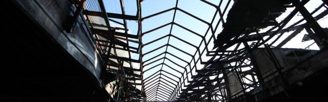 First video from inside the burned down Chinese mall: We entered the center of hell