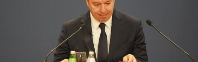 Vučić na primeru hleba objasnio kako se "zidaju" cene u maloprodaji