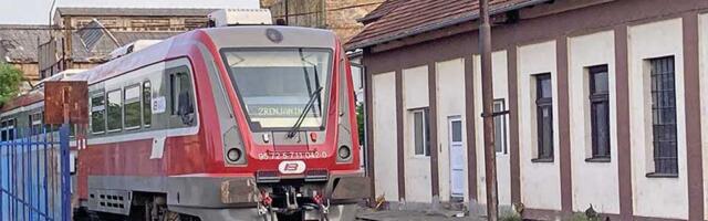 Prvo otkazan polazak voza, onda se pokvario i autobus