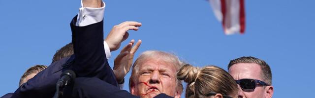 SVI POKUŠAJI ATENTATA NA TRAMPA! Meta je već deceniju, na njega pucale pristalice, studenti, teoretičari zavere... Ovo je šokantna lista napada (FOTO)