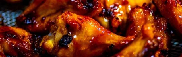 Marinada za pileća krilca sa roštilja: Sočnije i ukusnije meso niste probali - topi se u ustima
