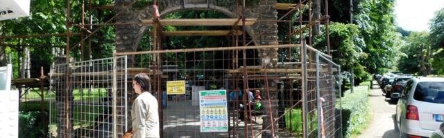 PARK BEZ GLAVNE KAPIJE Banja Koviljača dočekuje prizor kakav nije viđen gotovo devet decenija (FOTO)