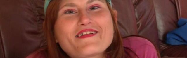 Ovako izgleda Divna DNK u kupaćem! Pokazala napucan dekolte u minijaturnom bikiniju (FOTO)