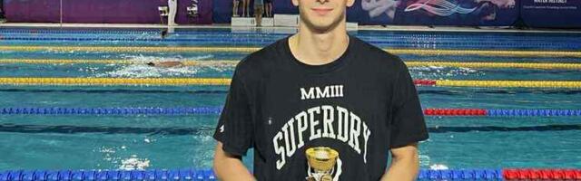 Najbolji junior u plivanju: Nikola Đuretanović sa Letnjeg prvensta u Leskovac doneo zlato, srebro, dve bronze i pehar