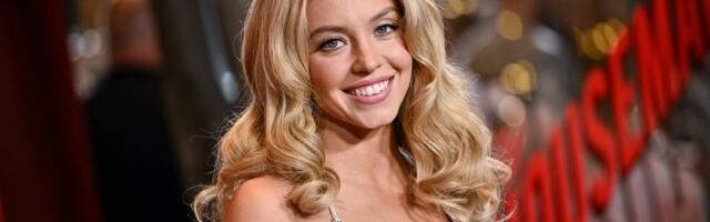 Dekolte Sidni Svini puca: Nabreklim grudima zapalila Njujork - kipi sa svih strana (FOTO)