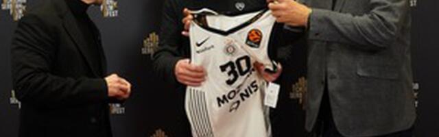 "Brate" odjekuje Čikagom: Stiv Ker i članovi Golden Stejta na projekciji filma o Dejanu Milojeviću /VIDEO/