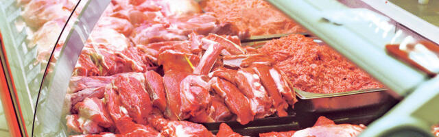 Осумњичени да су про­да­ва­ли ме­со за­ра­же­но три­хи­не­ло­зом