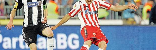 "KRENULI SMO KA STADIONU, A NAVIJAČI SU LJULJALI AUTOBUS..." Bivši as Zvezde otvorio dušu i govorio o okršajima protiv Partizana: "Slabo sam spavao..."