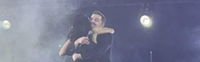 PRIJA, ANA SEVIĆ I SALE TROPIKO BLISTAJU U PRVIM REDOVIMA! Čitava estrada se sjatila na koncert Mirze Selimovića, on podržao MLADU NADU REGIONA! (VIDEO)