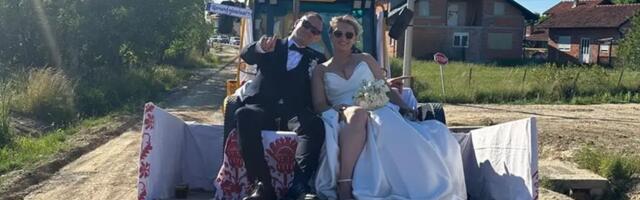 NEVEROVATNO IZNENAĐENJE Matej po mladu stigao bagerom: "Mama se još nije s tim pomirila"