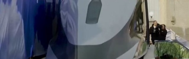 NOVO KINESKO ČUDO! Predstavljen SUPERBRZI VOZ koji dostiže brzinu od 620 KILOMETARA NA ČAS! /VIDEO/