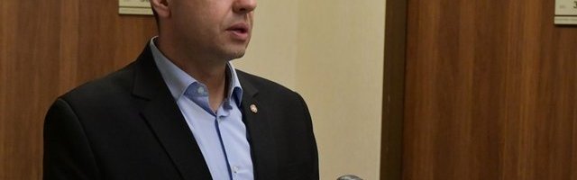 MINISTAR ŽESTOKO OPLEO PO LIDERU SZS! VULIN: Đilas širi laži o migrantima i 5G mreži