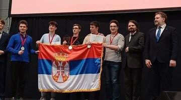 TIM "FLUX DELUXE" APSOLUTNI POBEDNIK NAJVEČEG EVROPSKOG TAKMIČENJA: Vrhunski uspesi mladih fizičara iz Srbije na međunarodnom takmičenju u Pragu