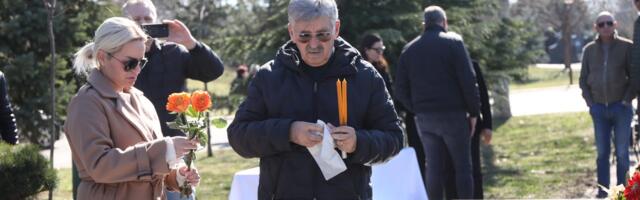 Pevačica nakon gubitka bebe na pomenu Saši Popoviću: Prvi put u javnosti, ne krije tugu