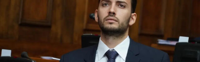 Грбовић одговорио пленумашима: Не треба ми аусвајс да бих био на улици