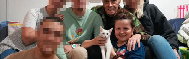 ISPLIVALA FOTKA MALE CANE SA ĆERKAMA ANDRIJE BAJIĆA! Tvrdila da su bili u lošim odnosima, da ih je najstarija tukla, a sada se pojavio drugačiji DOKAZ
