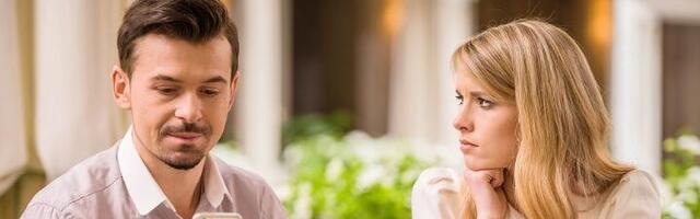 Prvi dejt za ovim znacima - gušenje