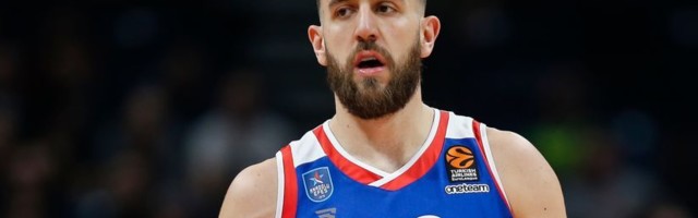 Zvanično: Micić i sledeće sezone u Efesu
