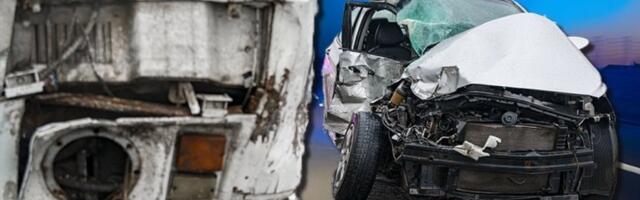 SUDAR DVA MINIBUSA, NAJMANJE 26 OSOBA POGINULO! Vozač posle pucanja gume odveo ljude u smrt