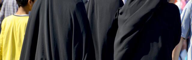 SUROVO! JAVNA EGZEKUCIJA ZBOG UBISTVA ŽENE: Muškarac UGUŠEN pred publikom na zahtev porodice žrtve