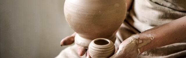 Zašto nekome kažemo "od blata ćeš me praviti"? Značenje će vas šokirati