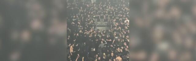 Haos u Pioniru: Navijači Partizana se potukli između sebe!