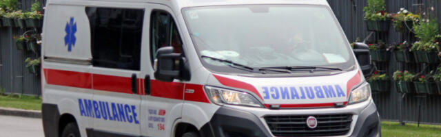 UŽAS U BEOGRADU! Sin brutalno pretukao majku (86), lekari joj se bore za život!