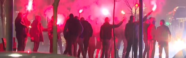 СНС слави победу на локалним изборима