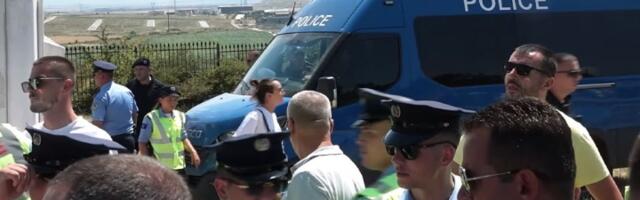 Tzv. kosovska policija pretresa vernike: Sumnjiv je onaj ko se moli u srpskom manastiru na Kosovu