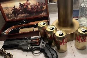 Шта се Илону Маску налази на сточићу поред кревета