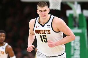 Незадрживи Јокић надиграо и Торонто