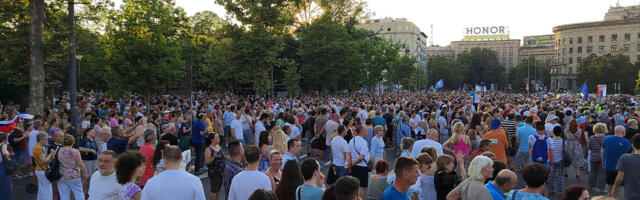 Jedanaesti protest: Veliki broj ljudi za ovo doba godine