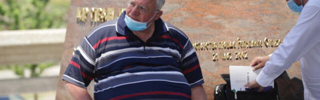 ŠEŠELJ JE OVAKO POBEDIO RAK: Da bi sačuvao zdravlje svaki dan pije OVO, a leti jede čak KILOGRAM dnevno ove voćke!