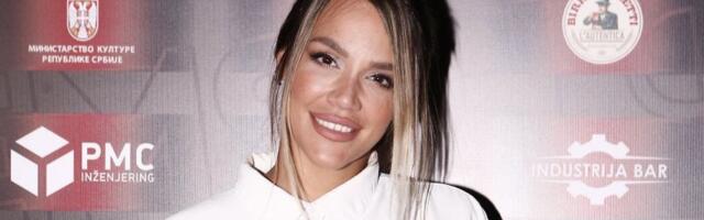 Pevačica i dalje na meti napada – Nakon fizičkog nasrtaja, blokaderi Mariji Mikić uputili gnusne uvrede