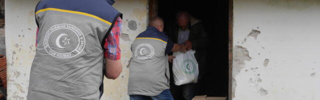 CHR Hajrat i HO BFD podijelili humanitarne pakete porodicama na Pešteri