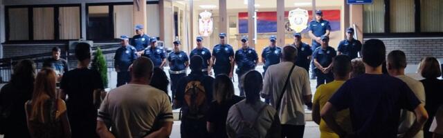 Protest podrške Novosađanima u Leskovcu: Značke su vam krvave