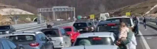 Nezgoda kod tunela Munjino Brdo: Saobraćaj obustavljen, kolone kilometarske